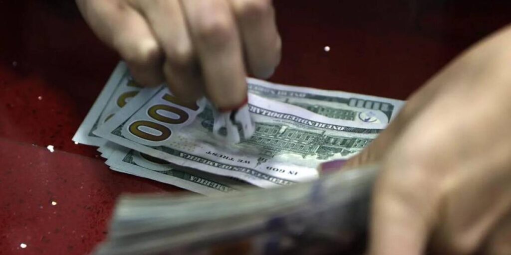 La economía ecuatoriana creció 3,4 % en el primer trimestre de 2025, según el Banco Central 3 La economía ecuatoriana creció 3,4 % en el primer trimestre de 2025, según el Banco Central