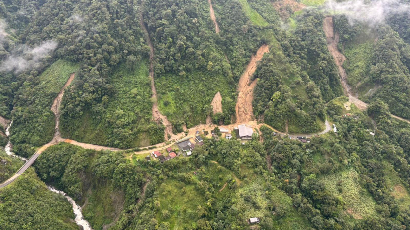 Emergencia por lluvias en la Amazonía: 34 personas evacuadas en helicóptero tras deslaves en Sucumbíos