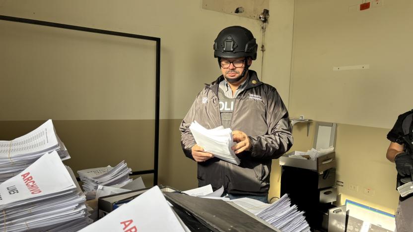 'Es un botín criminal', dice el Ministro del Interior al intervenir la Agencia de Tránsito de Manta