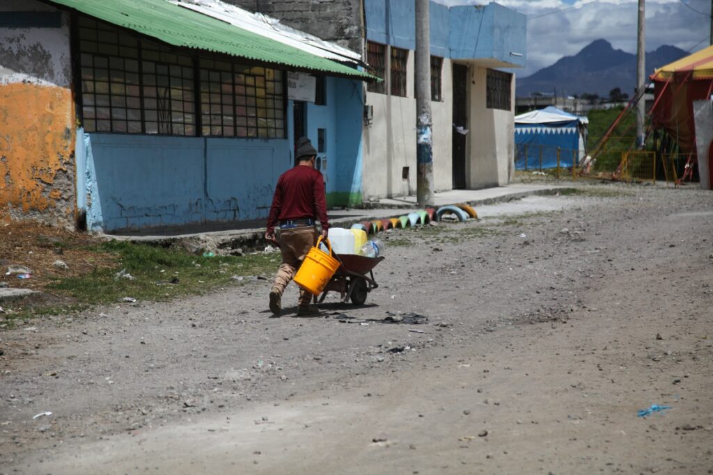 Deslizamiento en La Mica expone debilidades en el sistema de agua de Quito 3 Deslizamiento en La Mica expone debilidades en el sistema de agua de Quito