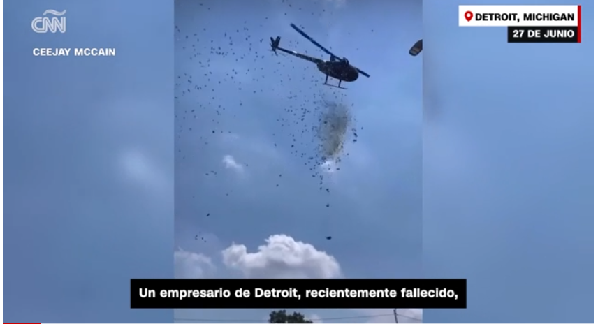 Lanzan dinero desde un helicóptero tras un funeral