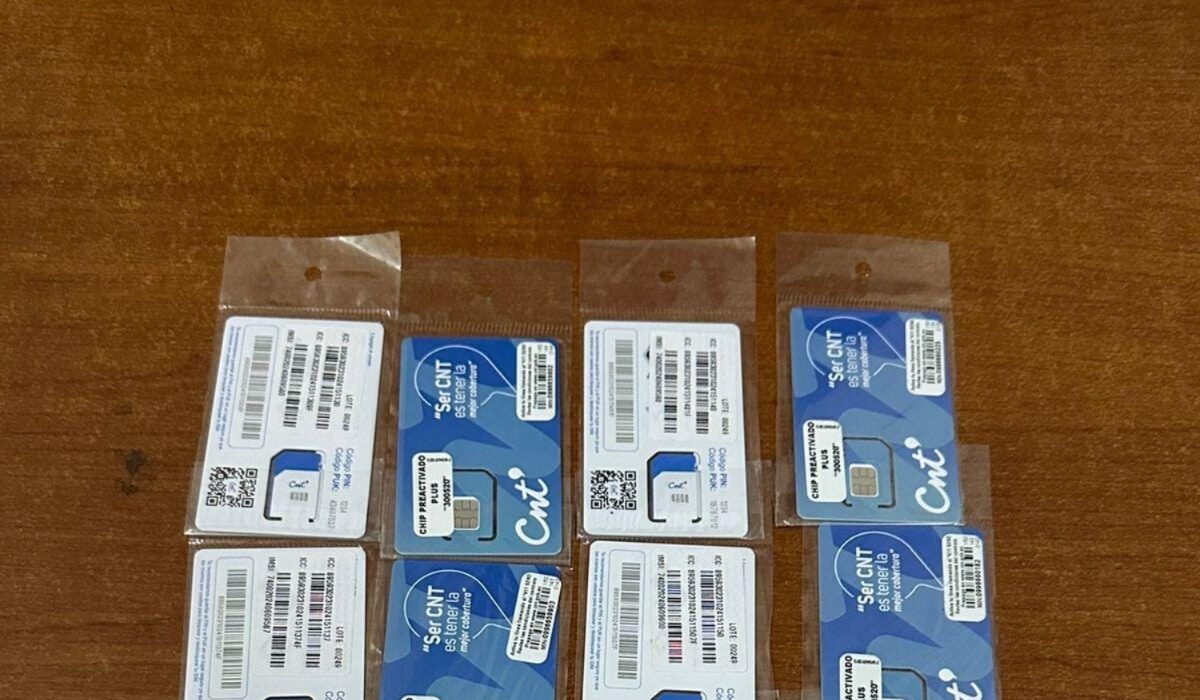 Detienen a militar por tratar de ingresar chips de celulares a cárcel de Guayaquil