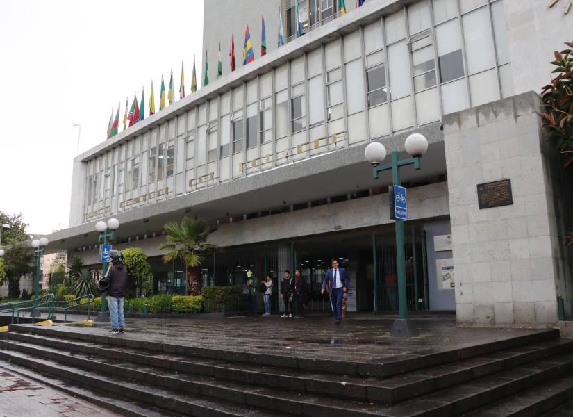 La economía ecuatoriana creció 3,4 % en el primer trimestre de 2025, según el Banco Central 2 La economía ecuatoriana creció 3,4 % en el primer trimestre de 2025, según el Banco Central