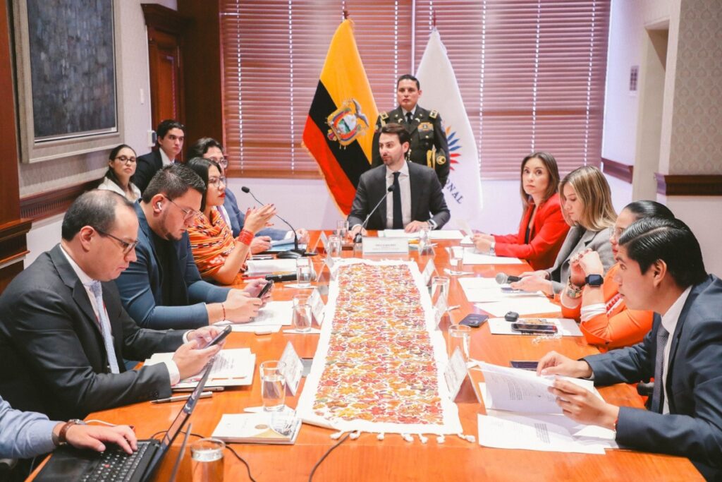 CAL suspende derechos al asambleísta Santiago Díaz