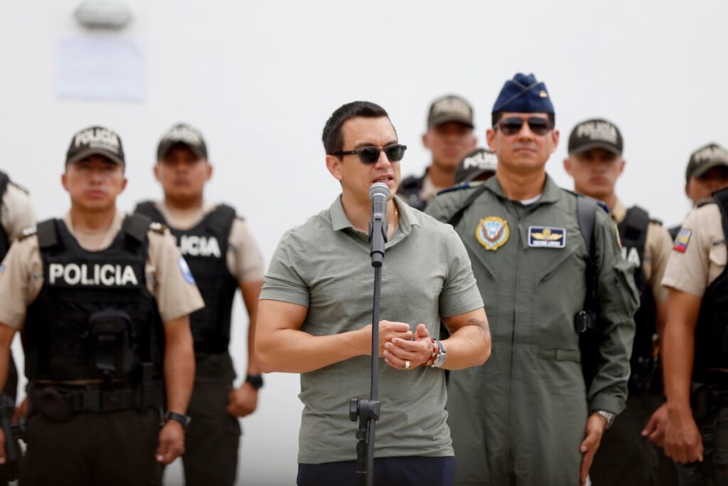 Daniel Noboa emite decreto sobre conflicto armado interno y grupos armados organizados