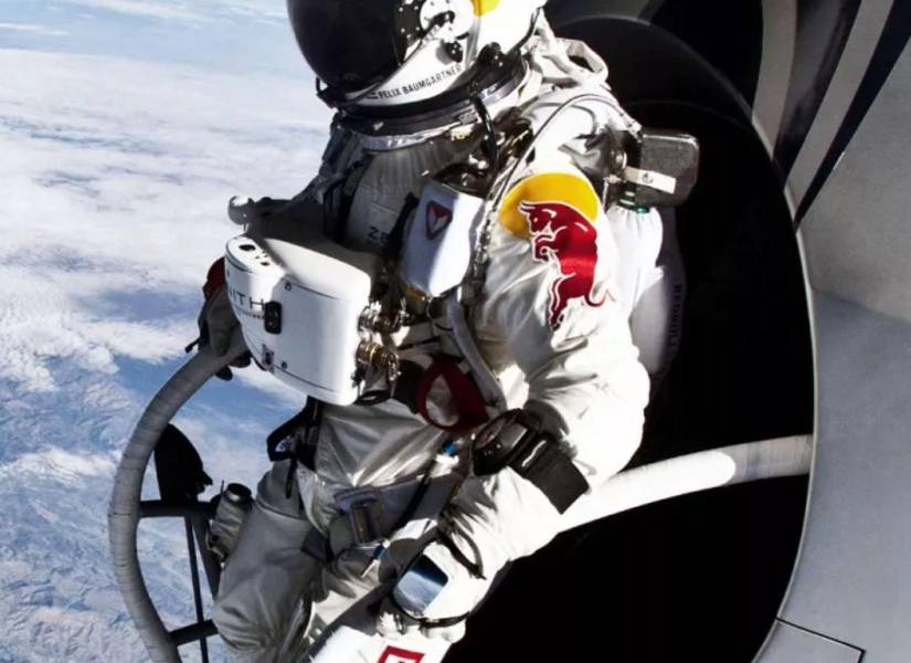 El paracaidista austriaco Baumgartner falleció en un accidente de parapente en Italia 2 El paracaidista austriaco Baumgartner falleció en un accidente de parapente en Italia