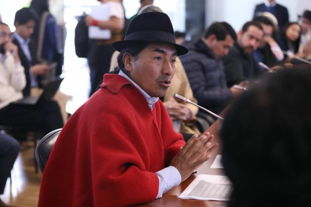 Leonidas Iza es llamado por la Fiscalía por la retención de los tres policías