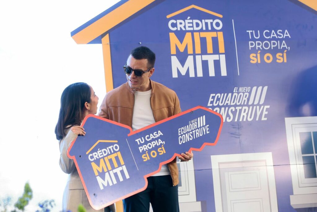 Daniel Noboa estuvo en Cuenca por la propuesta de vivienda Tu Casa Miti-Miti