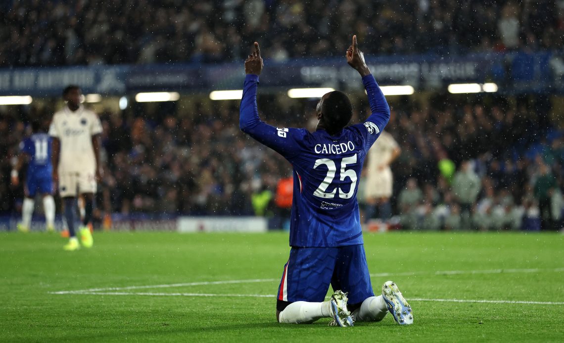 Golazo de Moisés Caicedo en la goleada de Chelsea sobre Ajax en Champions League 