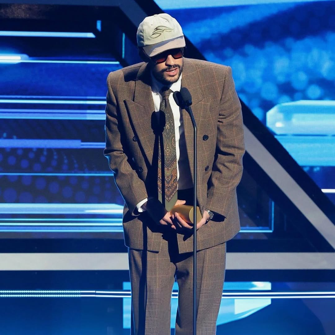 VIDEO | Billboard corona a Bad Bunny como el Artista Latino del Siglo XXI