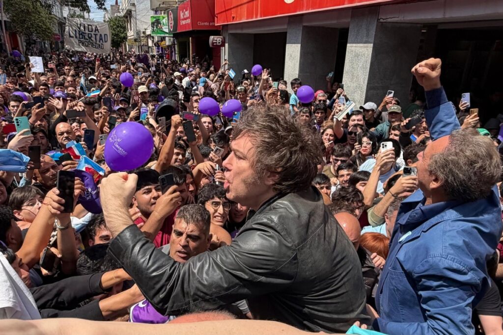 Javier Milei logra una victoria en las elecciones legislativas con La Libertad Avanza 1 Javier Milei logra una victoria en las elecciones legislativas con La Libertad Avanza