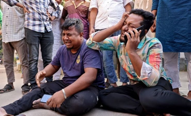 Fuerte terremoto sacude Bangladesh dejando varios muertos y más de 100 heridos