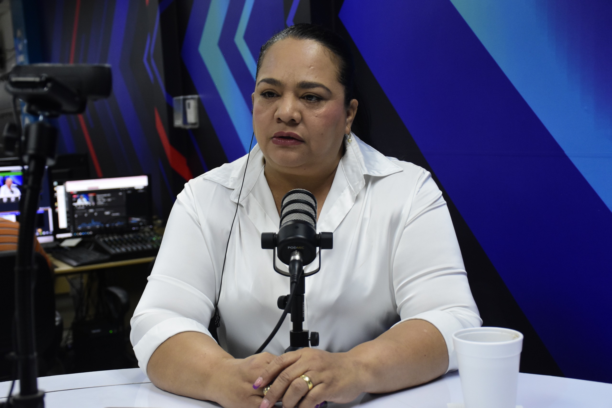 Gobernadora de Manabí asegura que hay personas que esconden la medicina de hospitales públicos para “hacer quedar mal al Gobierno”