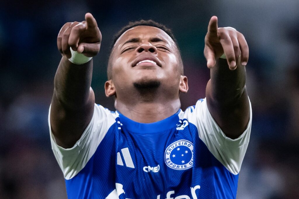 Keny Arroyo marca, asiste y pide pista en la Selección de Ecuador desde el Cruzeiro 1 Keny Arroyo marca, asiste y pide pista en la Selección de Ecuador desde el Cruzeiro