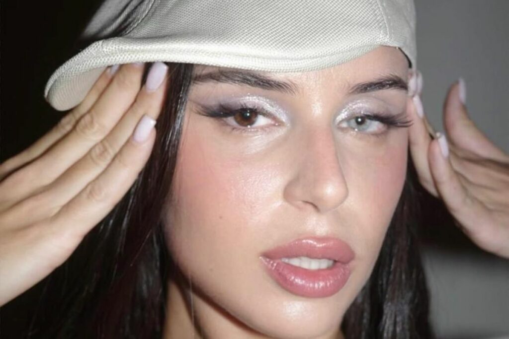 La cantante Nathy Peluso contrajo matrimonio con su novia