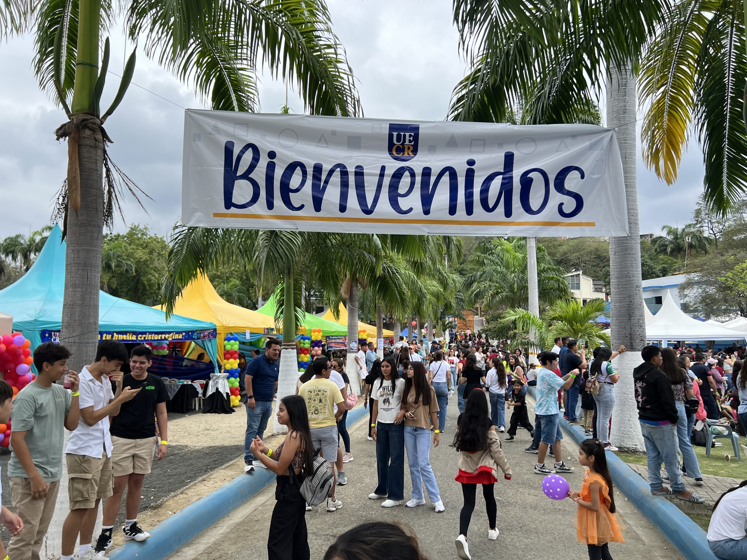 Una eucaristía, actividades artísticas y un cierre musical marcan el Día de la Familia Cristo Rey, que reúne a promociones antiguas y actuales