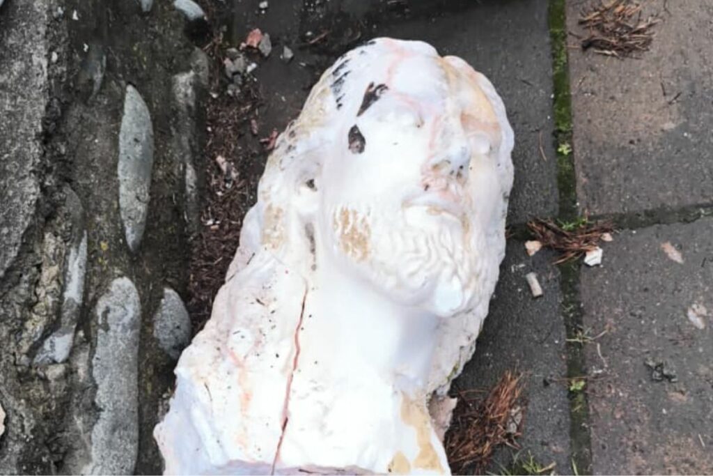 Rayo destruye parcialmente un monumento en Cuenca y no es la primera vez