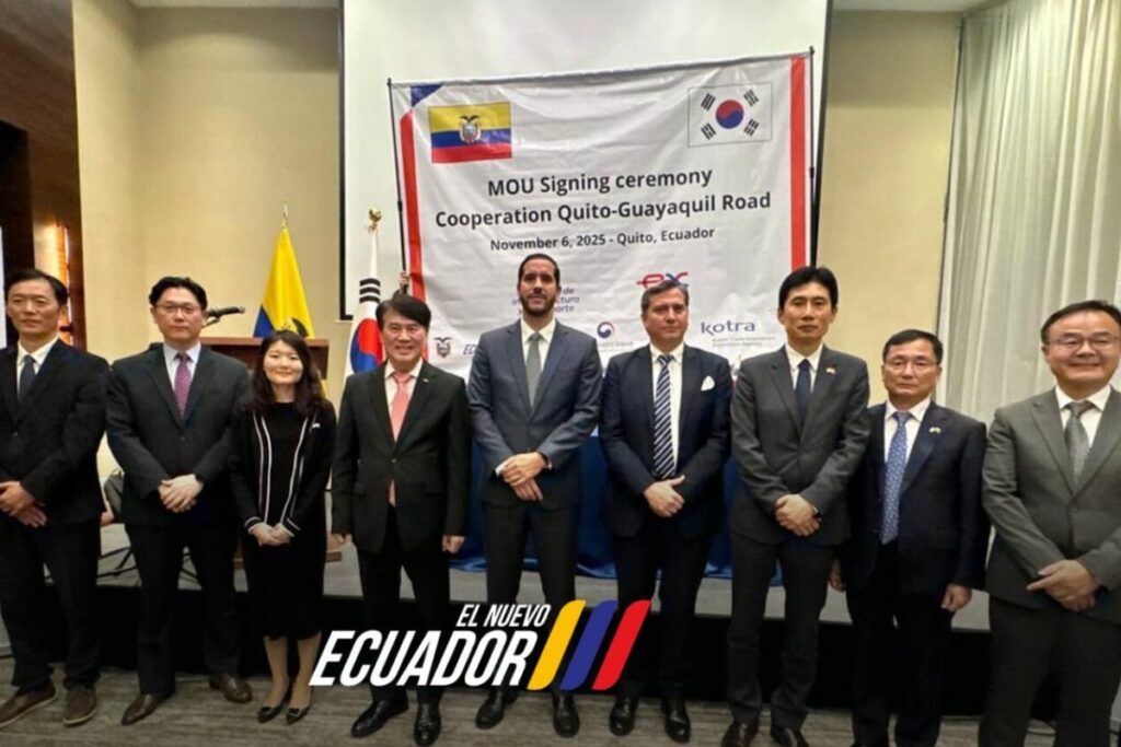 Ecuador y Corea firman acuerdo para el desarrollo de la vía Quito-Guayaquil