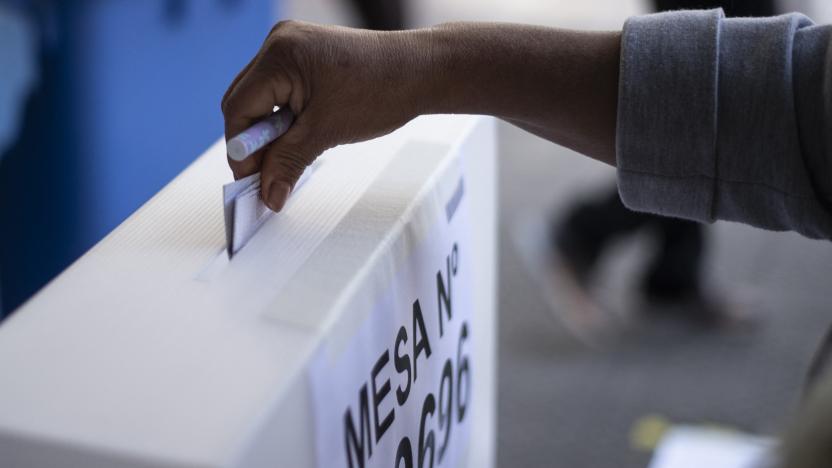 Un récord de más de 30 candidatos postulan a las presidenciales de Perú