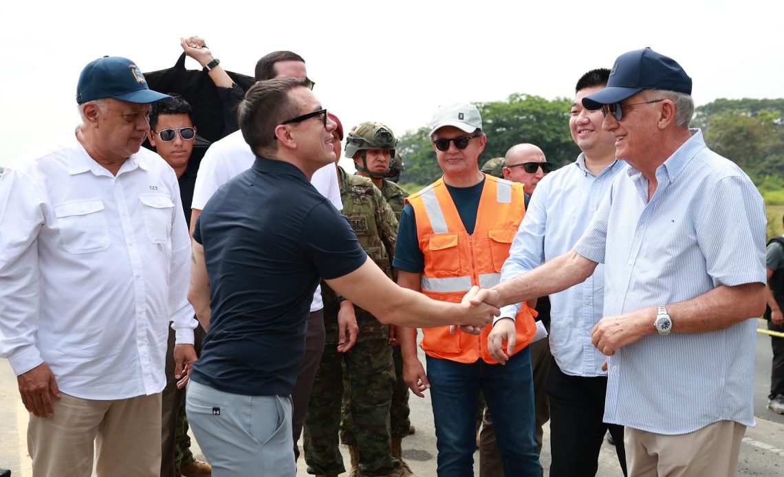 Gobierno invierte más de USD 43 millones en la rehabilitación del corredor vial E25 en Los Ríos