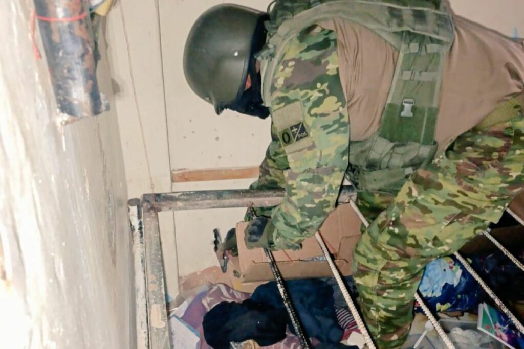 Un hueco en la cárcel de Riobamba enciende alertas tras control militar