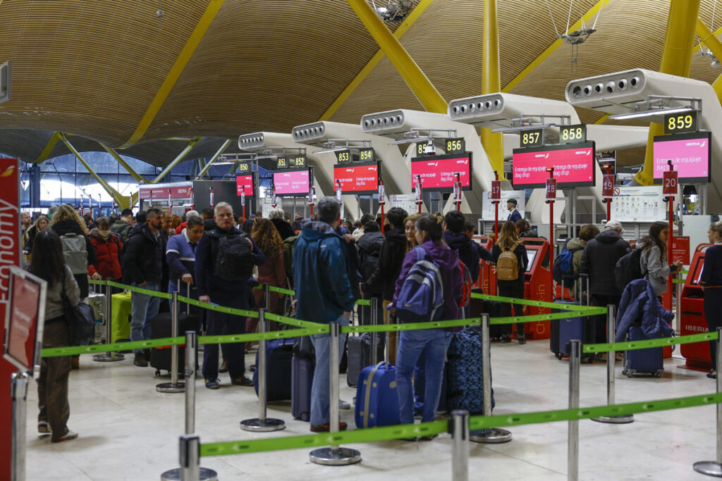 Crisis aérea España–Venezuela, miles enfrentan retrasos y cancelaciones