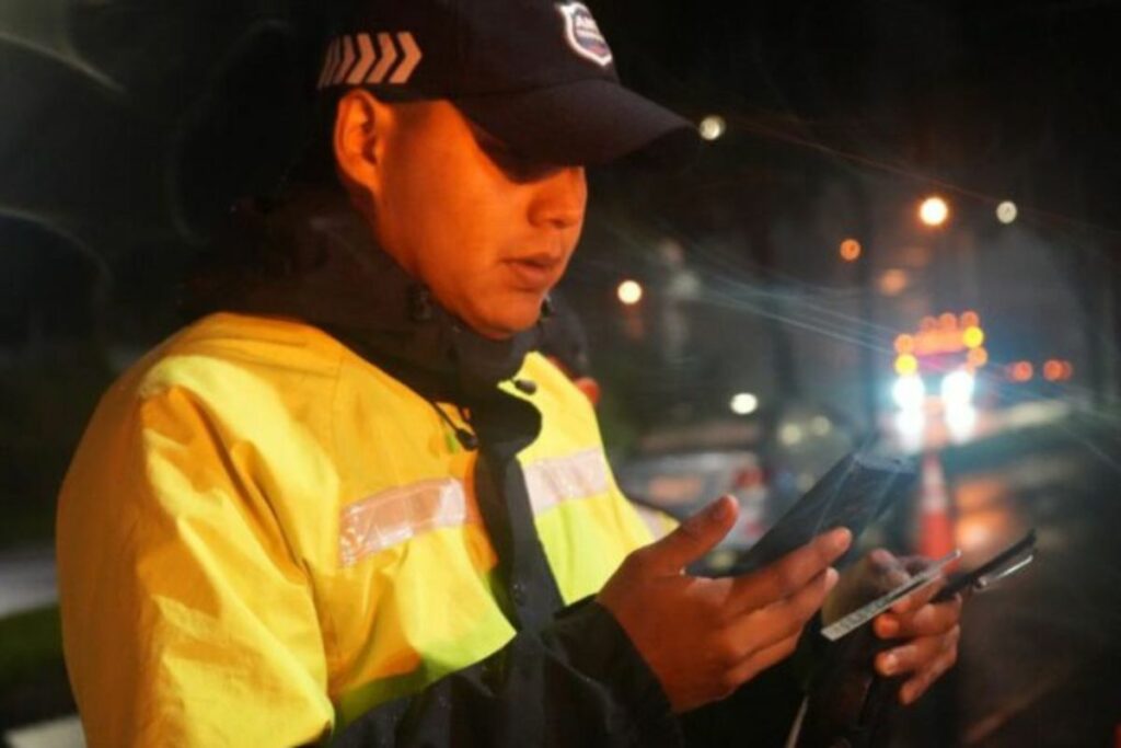 Conductor ebrio es detenido en Quito y queda expuesto a fuertes sanciones 1 Conductor ebrio es detenido en Quito y queda expuesto a fuertes sanciones