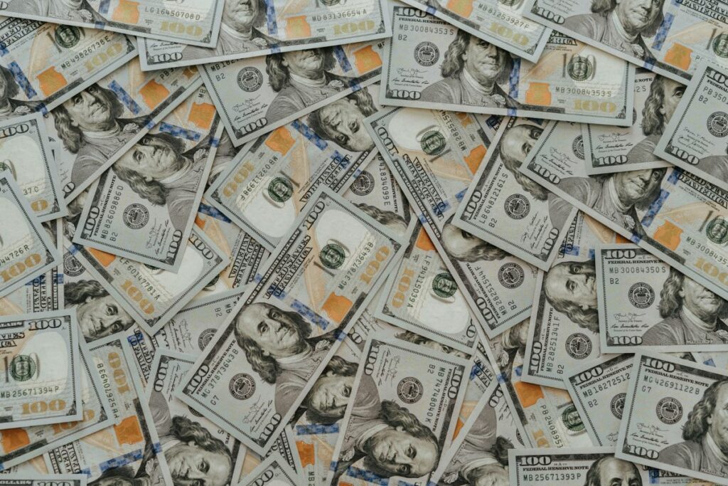 Ecuador recibe crédito millonario del FLAR para reforzar sus finanzas