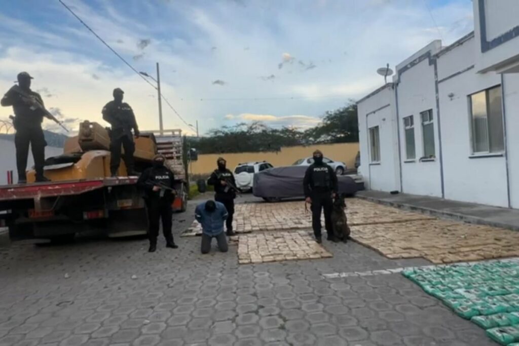 Encuentran marihuana escondida en un rodillo en Imbabura