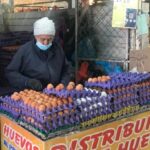 Crisis en el sector avícola por sobreproducción de huevos y caída de precios, esto cuesta en Quito