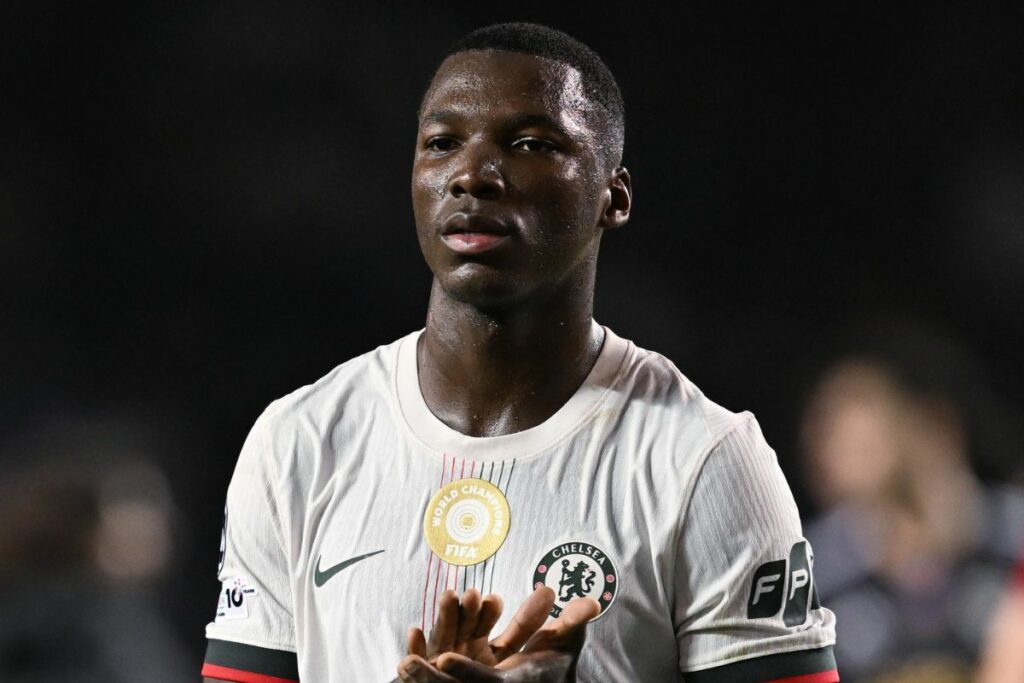 (Video) Chelsea premió a Moisés Caicedo con el mejor gol del 2025