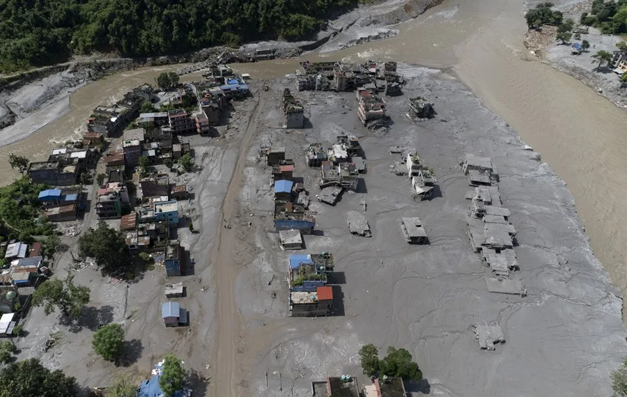 Tragedia en Nepal ya deja 543 muertos y más de 1.500 desaparecidos nepal
