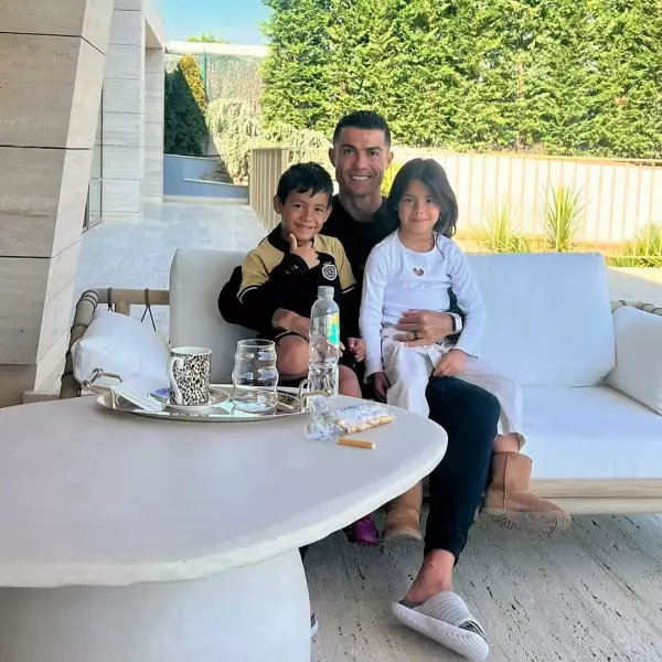 Más allá del futbol: los hijos de Cristiano Ronaldo y el misterio de sus madres Eva y Mateo, hijos de Cristiano Ronaldo