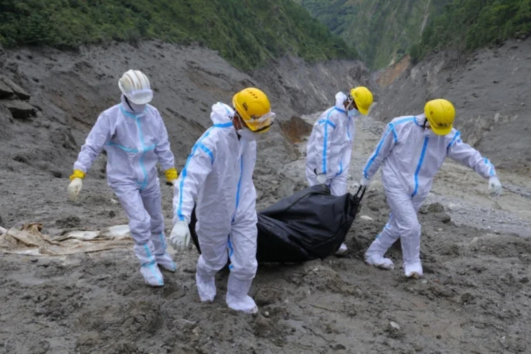 Inundaciones catastróficas en Nepal dejan 1.290 muertos y miles de desaparecidos nepal muertos desaparecidos inundaciones