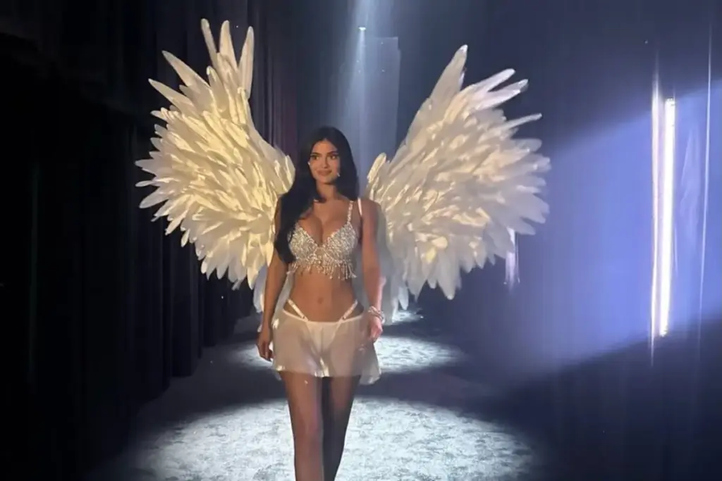 Kylie Jenner desata polémica por lucir el Fantasy Bra en el Victoria's Secret Fashion Show 2026 17161d524c42446d17160f55564944771f171d18524342721317 1200x800