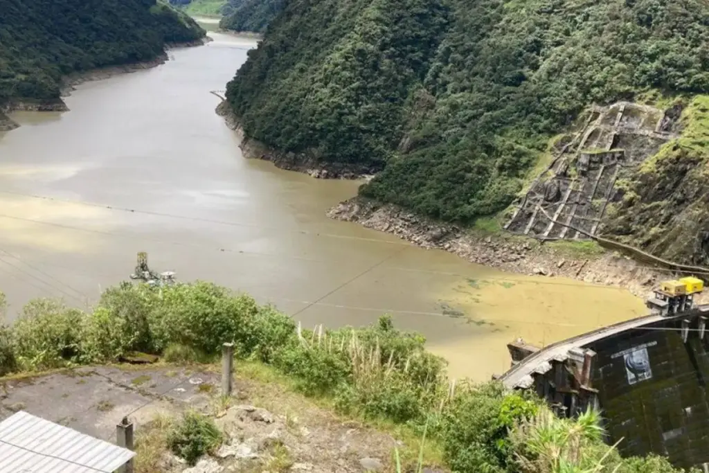 Embalse de Mazar recupera agua en un día: ¿qué pasa con el suministro eléctrico en Ecuador? ecuador
