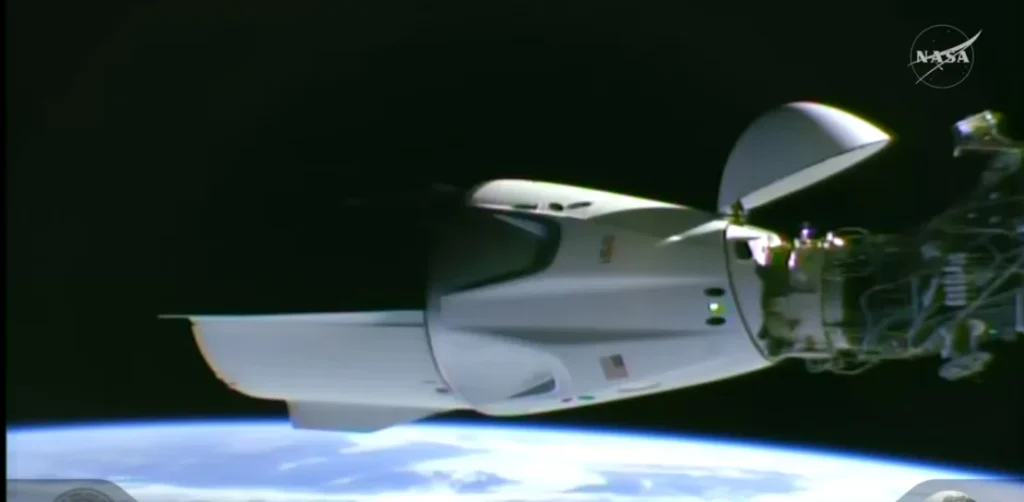 Astronautas llegan a la Estación Espacial Internacional en el vuelo exprés estadounidense más rápido hasta la fecha ap26274843817186