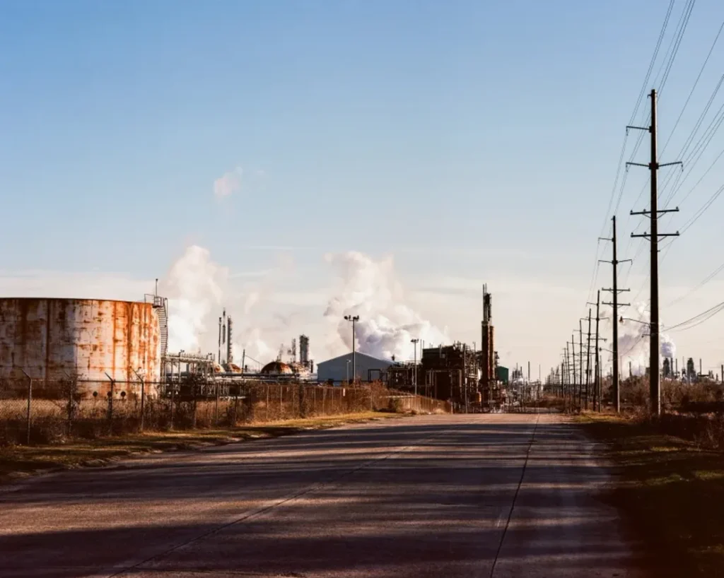 Un huracán de gran magnitud podría paralizar las refinerías de EE.UU. justo cuando el mundo no puede permitírselo refineriavieja